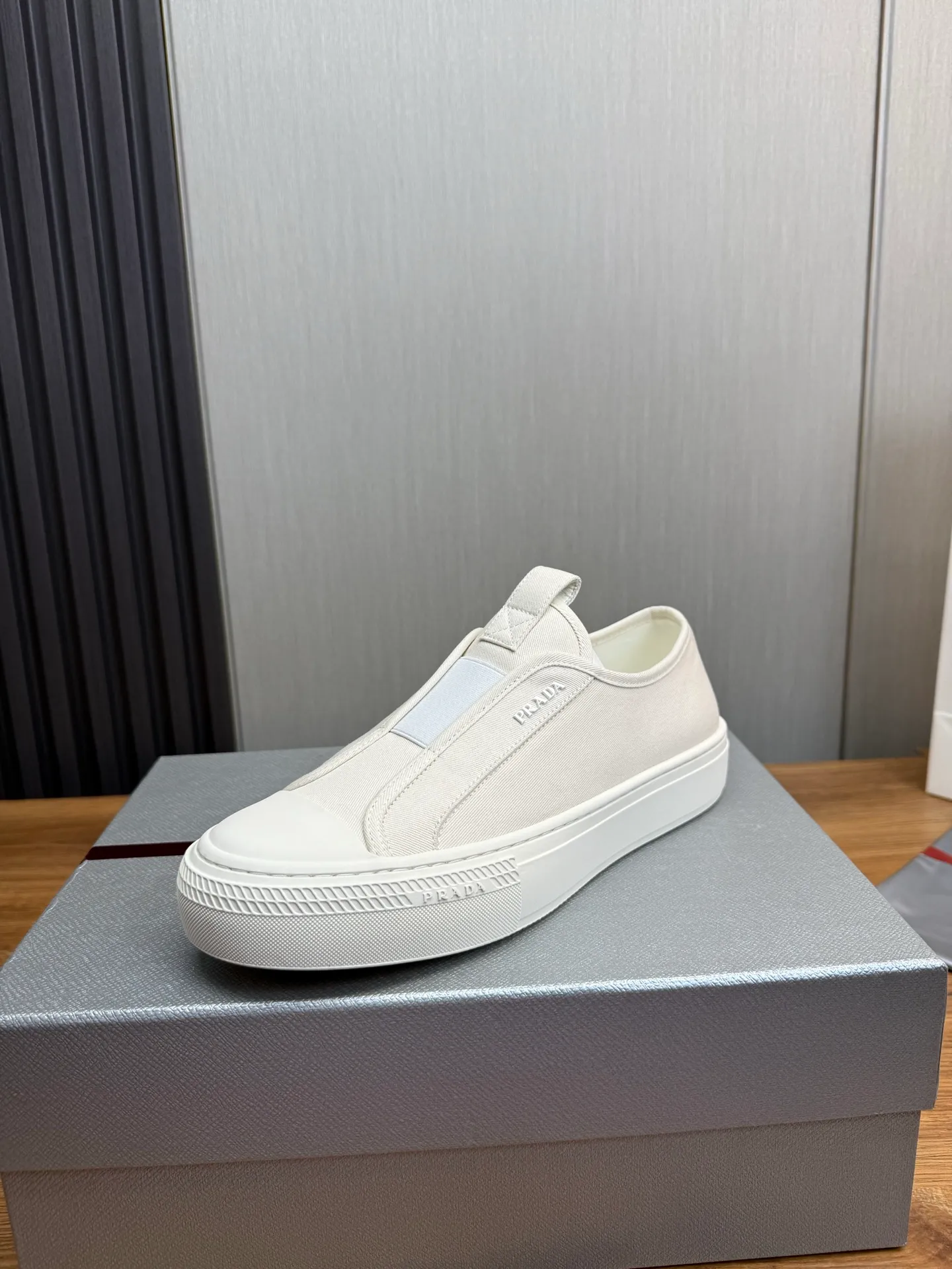 Men's shoes 560💰 [PRADA] Popular canvas shoes in the men's shoe counter, synchronized with the official website, 1 high-quality shipment ✔️Original canvas + cowhide lining, 1🆚1 replica, original sole, 38-45 (45 customized, non-refundable)